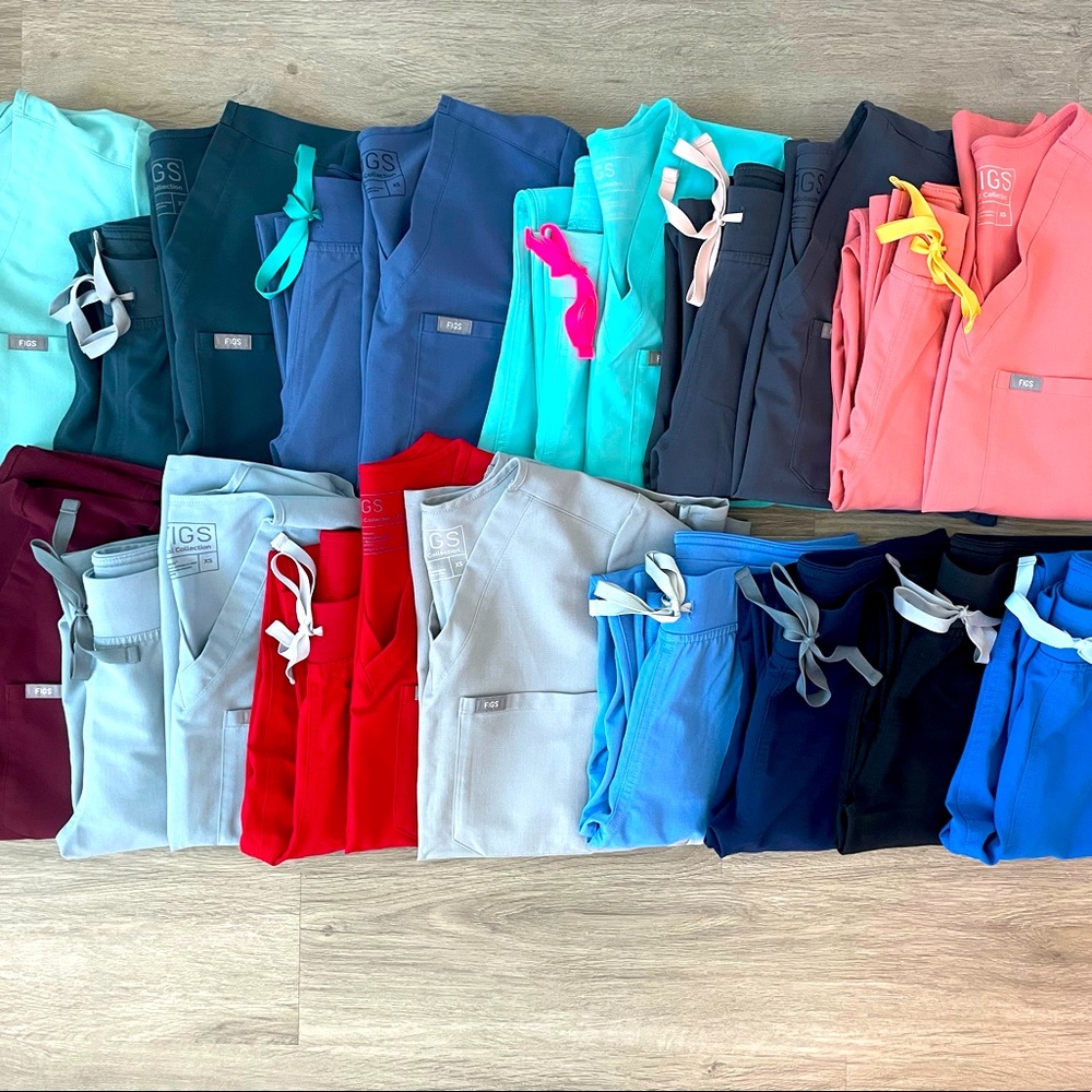 Figs Scrubs! Catarina One Pocket Top/Livingston Bottom